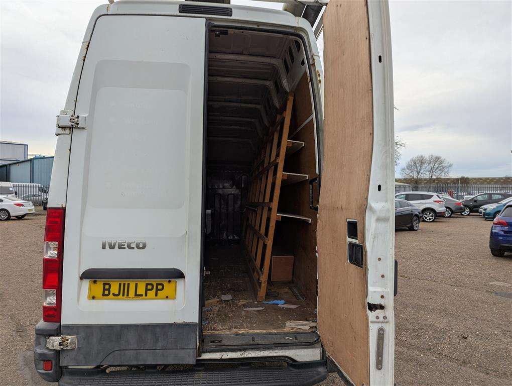 <p>2011 IVECO DAILY 35S18 LWB</p>