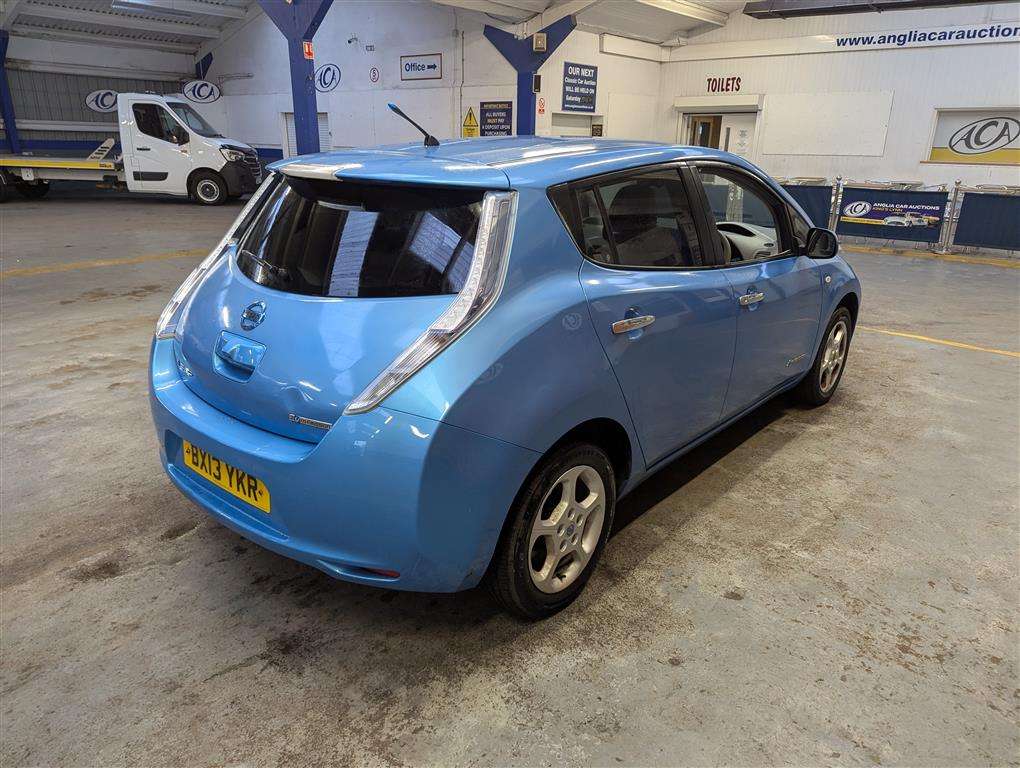 <p>2013 NISSAN LEAF</p>