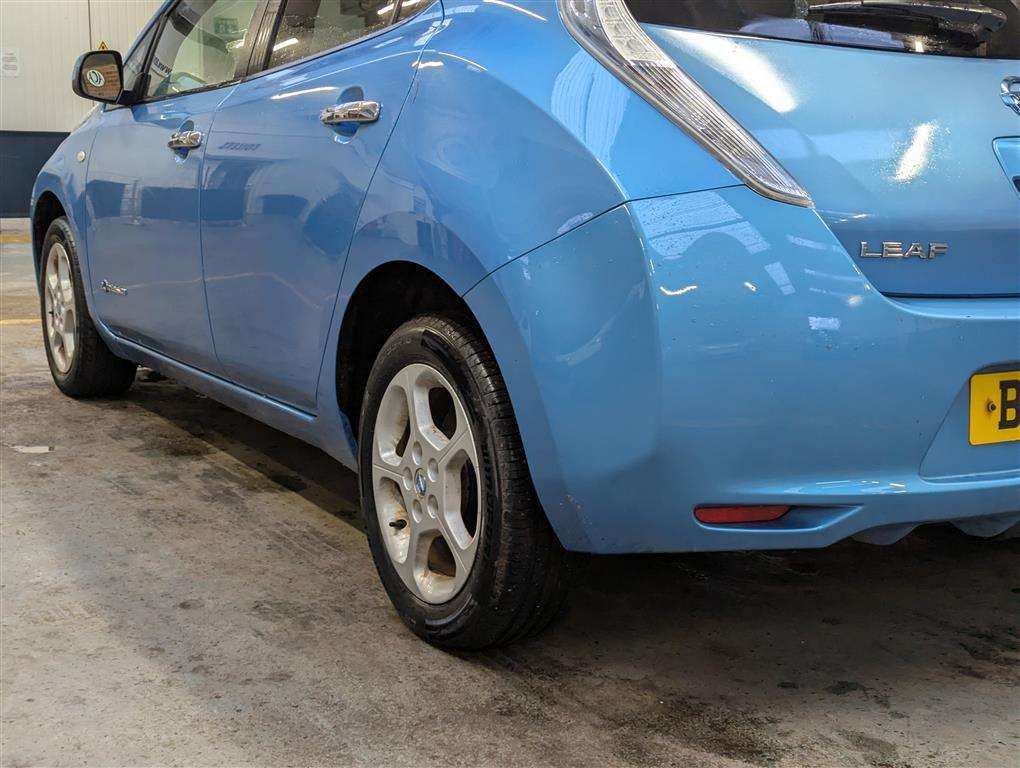 <p>2013 NISSAN LEAF</p>