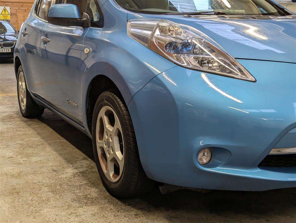 <p>2013 NISSAN LEAF</p>