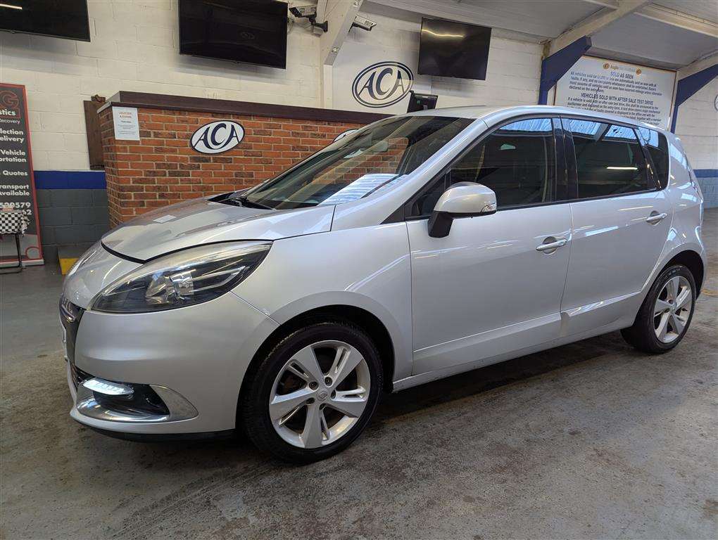 <p>2012 RENAULT SCENIC DYNAMIQUE TOMTOM D</p>