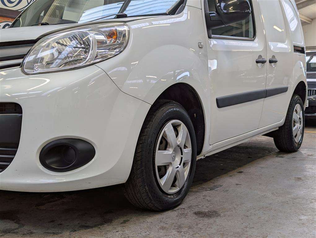 <p>2017 RENAULT KANGOO ML19 B-SNESS+ ENER</p>