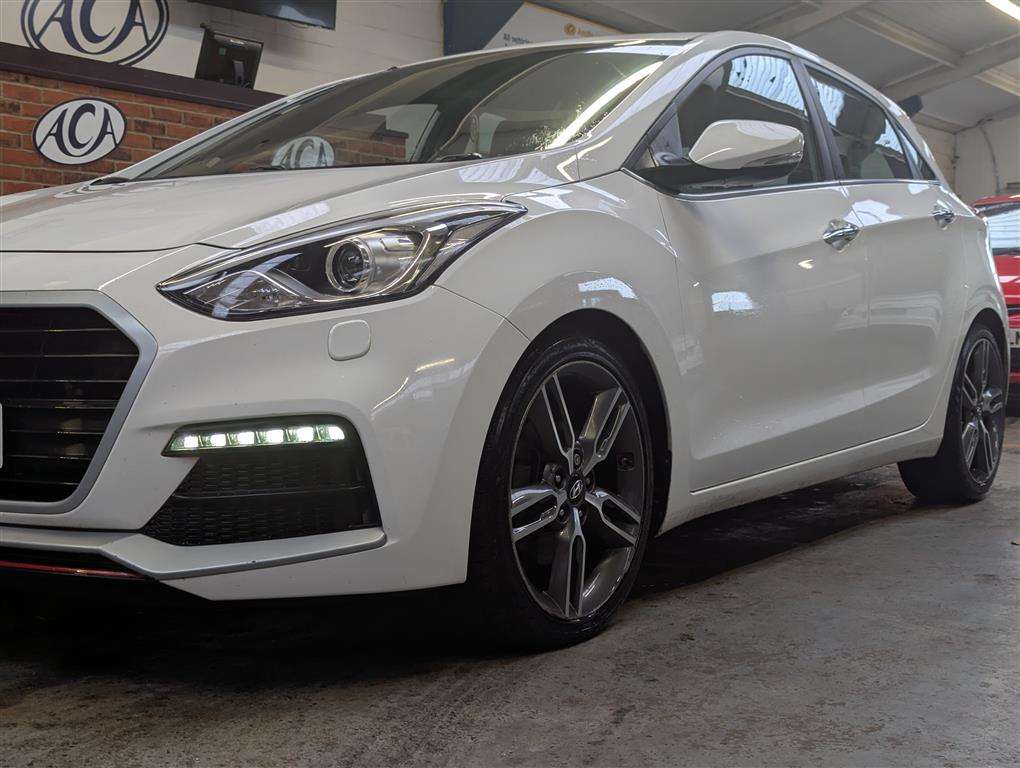 <p>2016 HYUNDAI I30 TURBO-GDI</p>