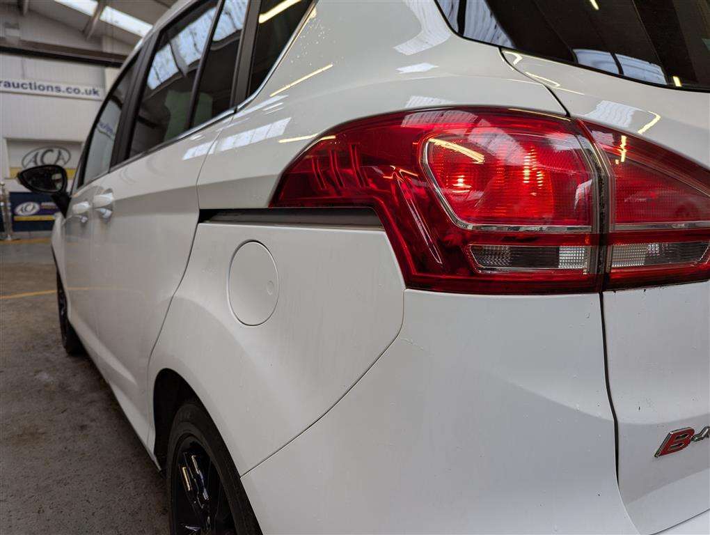 <p>2016 FORD B-MAX ZETEC WHITE EDITION</p>