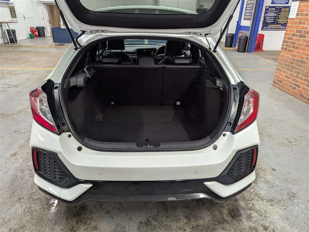 <p>2019 HONDA CIVIC EX VTEC</p>