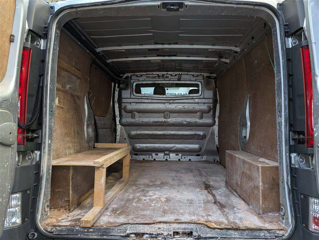 <p>2012 VAUXHALL VIVARO 2700 CDTI 113 SWB</p>