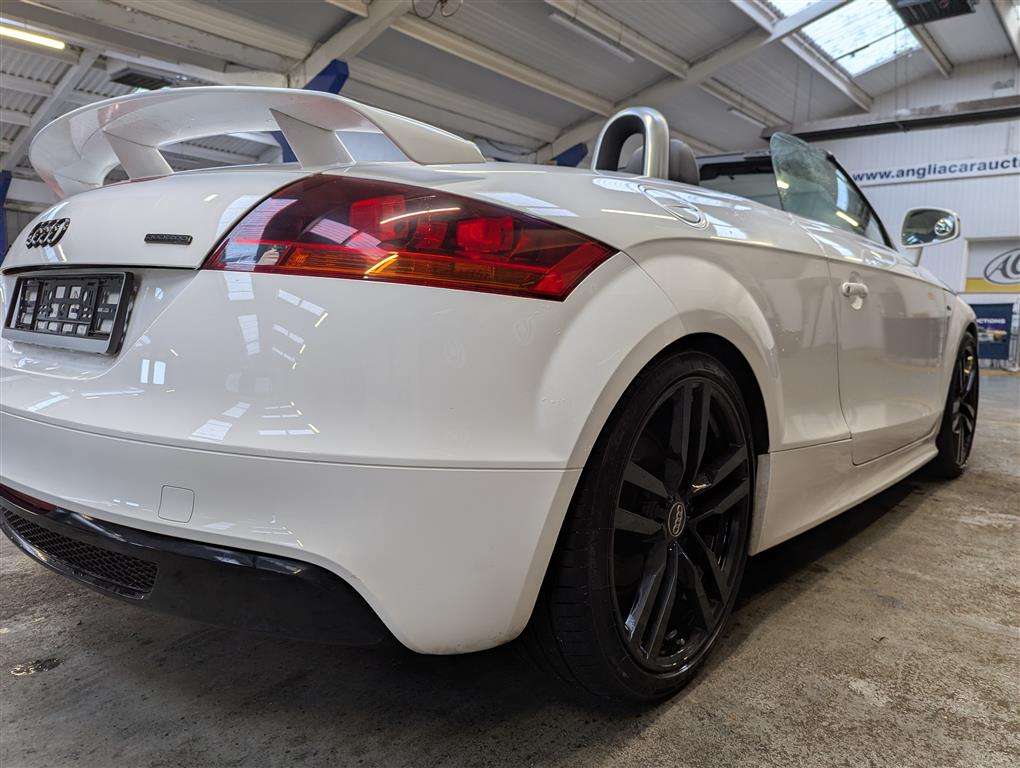 <p>2011 AUDI TT S LINE TFSI</p>