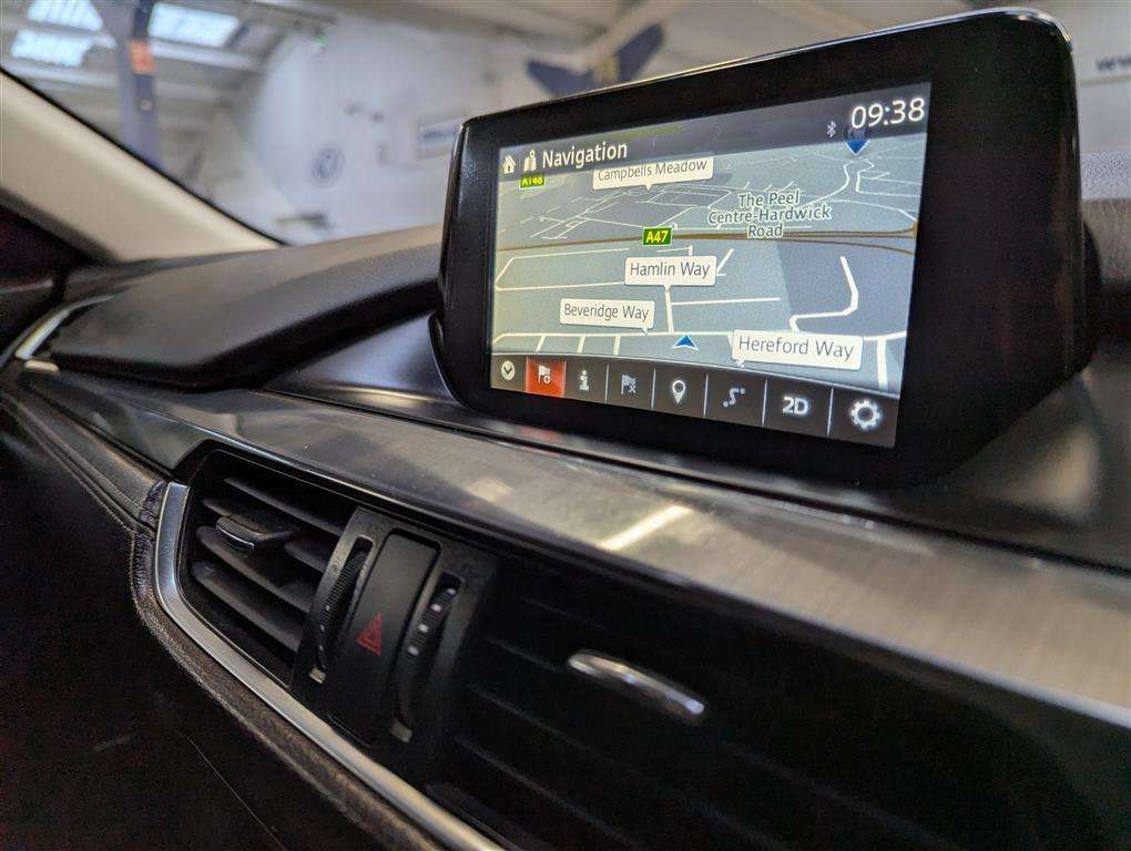 <p>2015 MAZDA 6 SPORT NAV D AUTO</p>