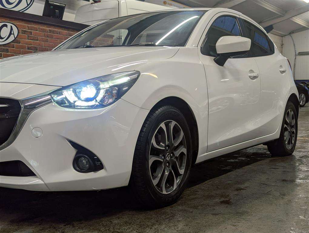 <p>2016 MAZDA 2 SPORT NAV</p>