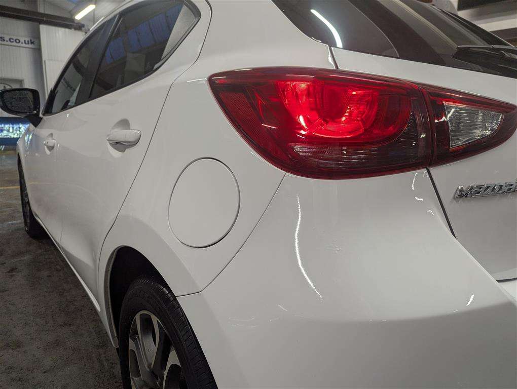 <p>2016 MAZDA 2 SPORT NAV</p>