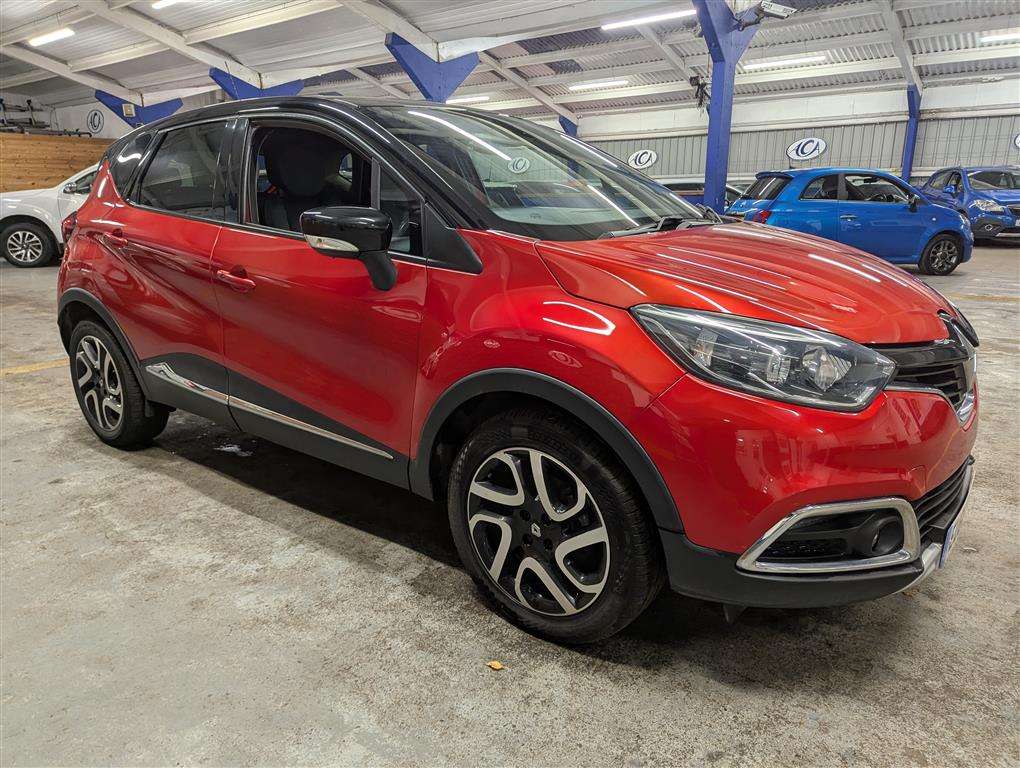 <p>2016 RENAULT CAPTUR SIGNATURE NAV TCE</p>