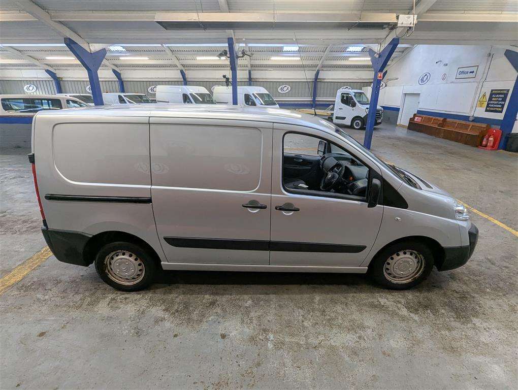 <p>2015 CITROEN DISPATCH 1000 L1H1 EN-RIS</p>