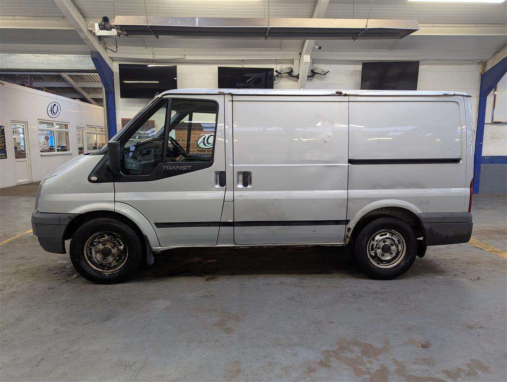 <p>2012 FORD TRANSIT 125 T330 FWD</p>