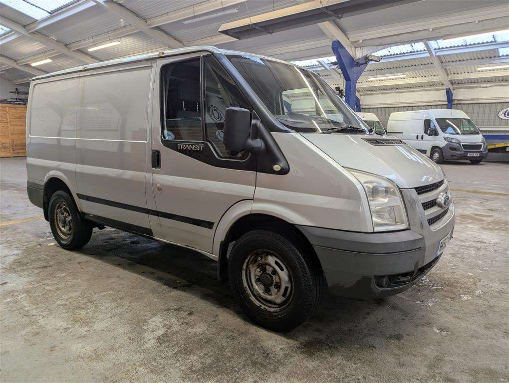 <p>2012 FORD TRANSIT 125 T330 FWD</p>