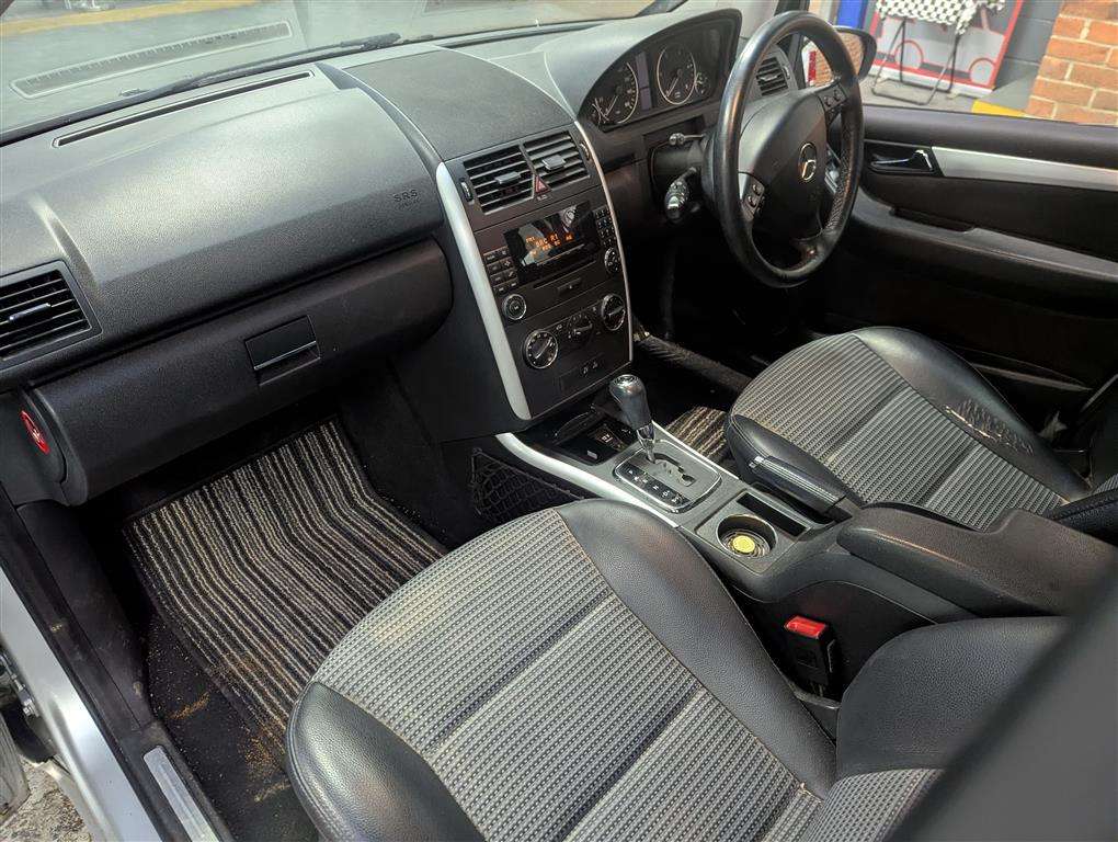 <p>2007 MERCEDES A180CDI AVANTGARDE SE CVT</p>