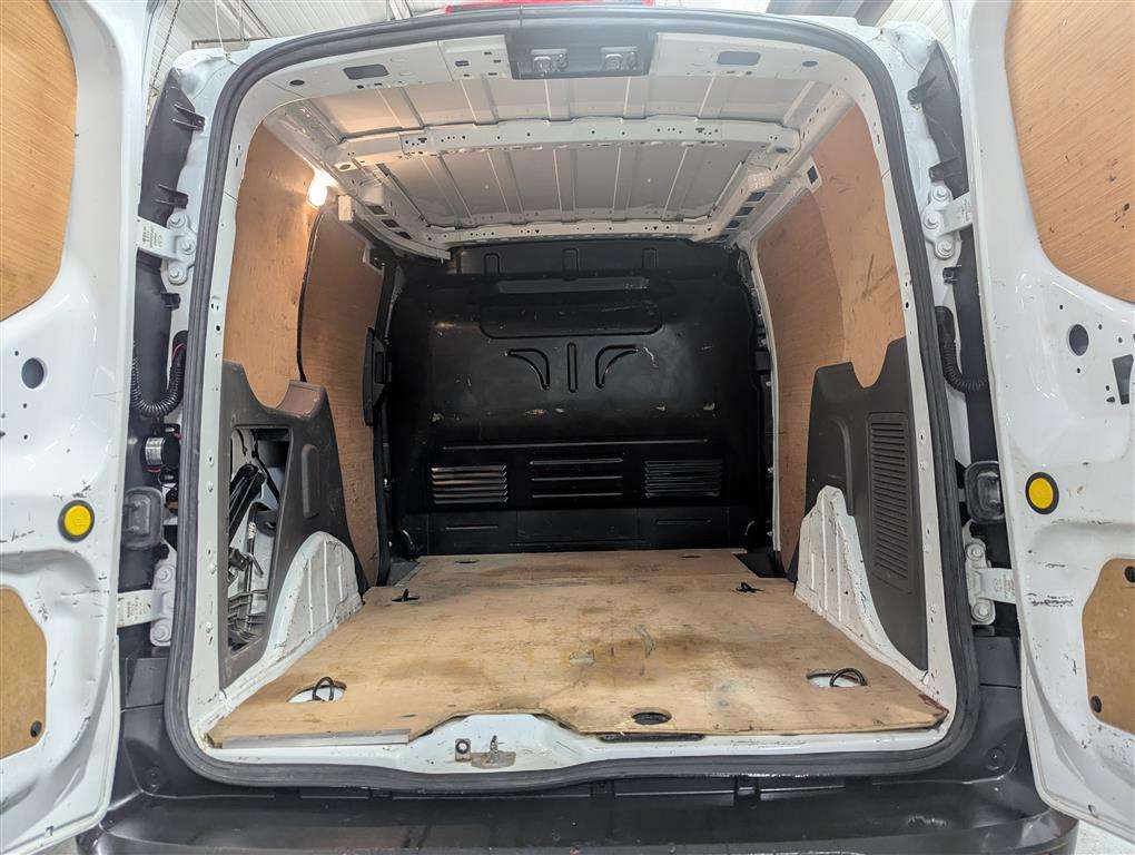 <p>2020 FORD TRANSIT CONNECT 200 BASE</p>