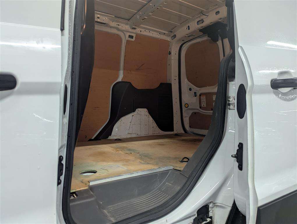 <p>2020 FORD TRANSIT CONNECT 200 BASE</p>