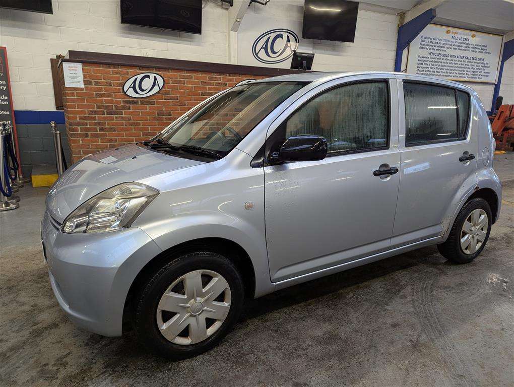 <p>2007 DAIHATSU SIRION S</p>