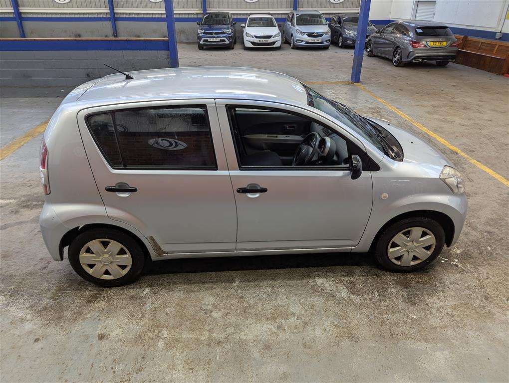 <p>2007 DAIHATSU SIRION S</p>