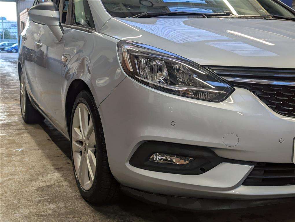 <p>2018 VAUXHALL ZAFIRA TOURER SRI TURBO AUTO</p>