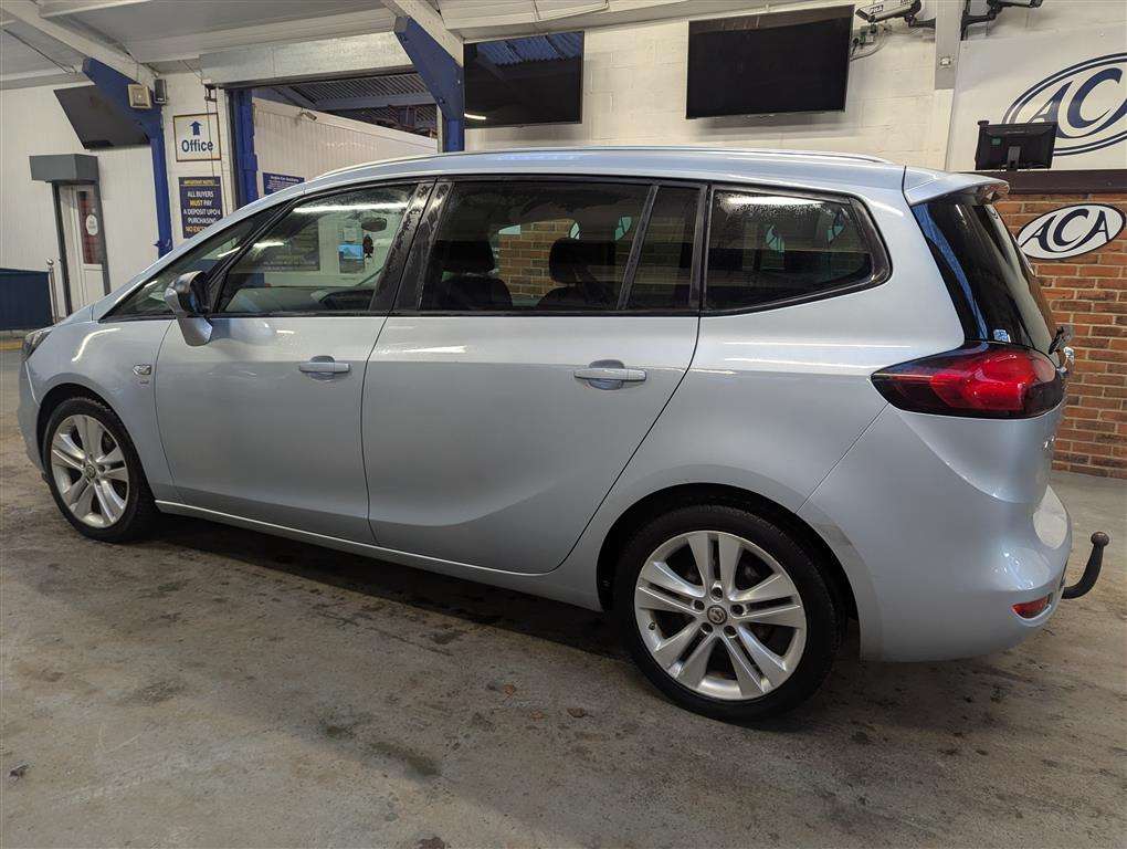 <p>2018 VAUXHALL ZAFIRA TOURER SRI TURBO AUTO</p>