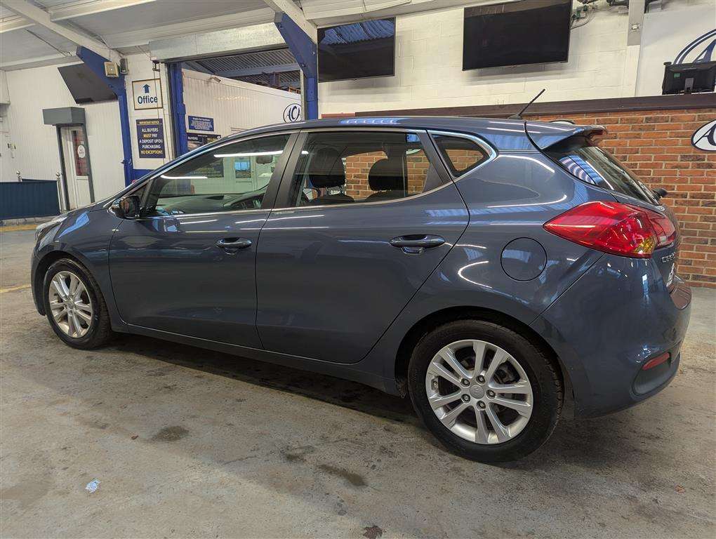 <p>2015 KIA CEED 2 ECODYNAMICS CRDI</p>