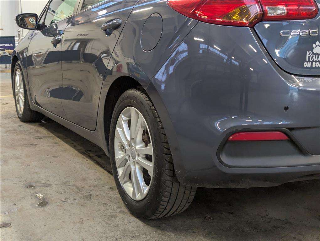 <p>2015 KIA CEED 2 ECODYNAMICS CRDI</p>