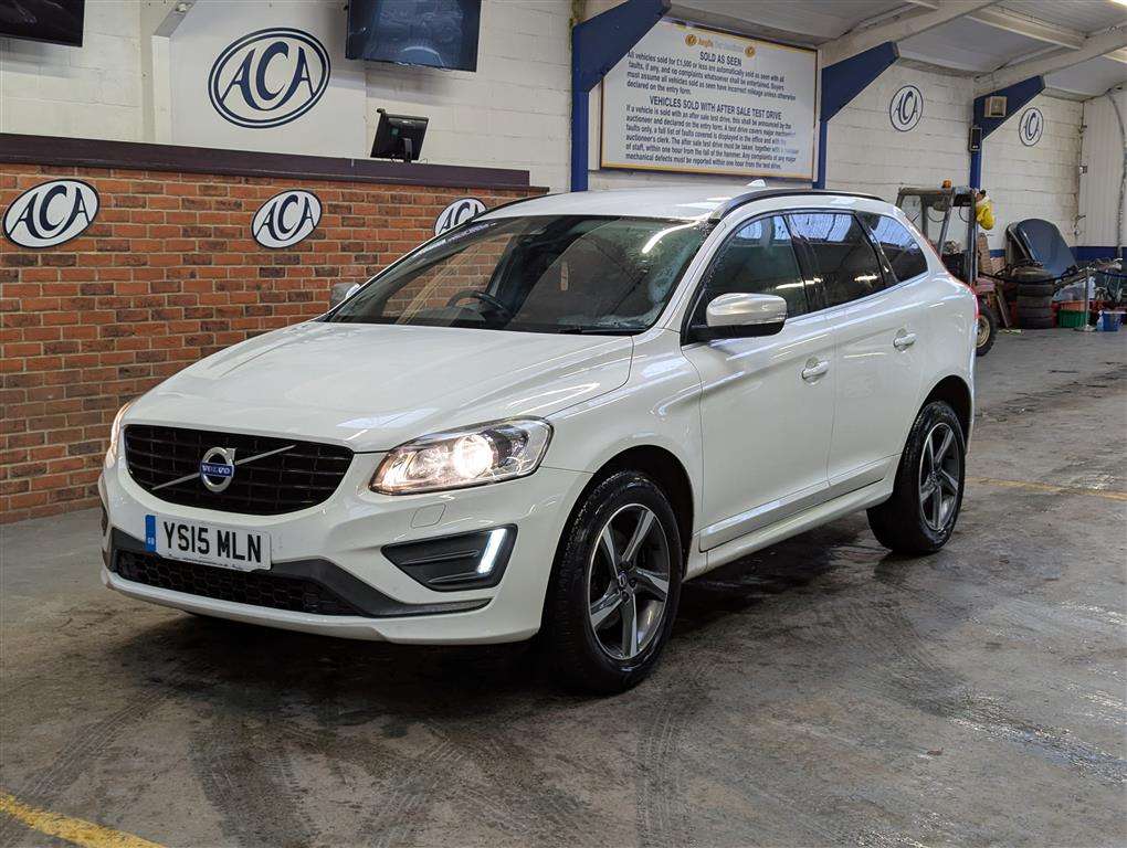 <p>2015 VOLVO XC60 R-DESIGN D4</p>