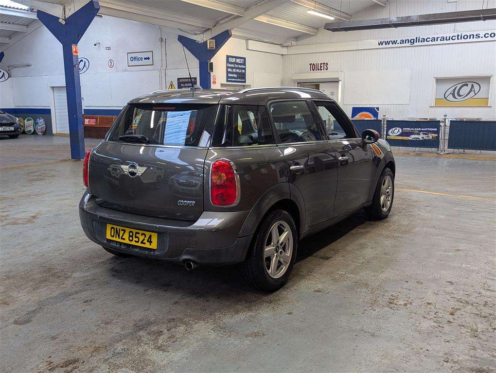 <p>2010 MINI COUNTRYMAN COOPER</p>