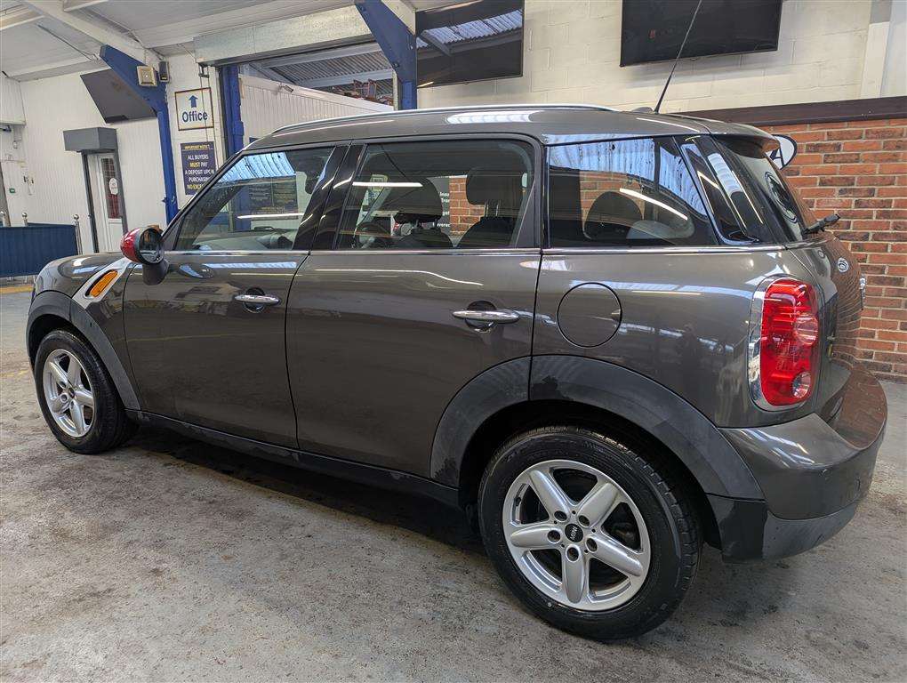 <p>2010 MINI COUNTRYMAN COOPER</p>