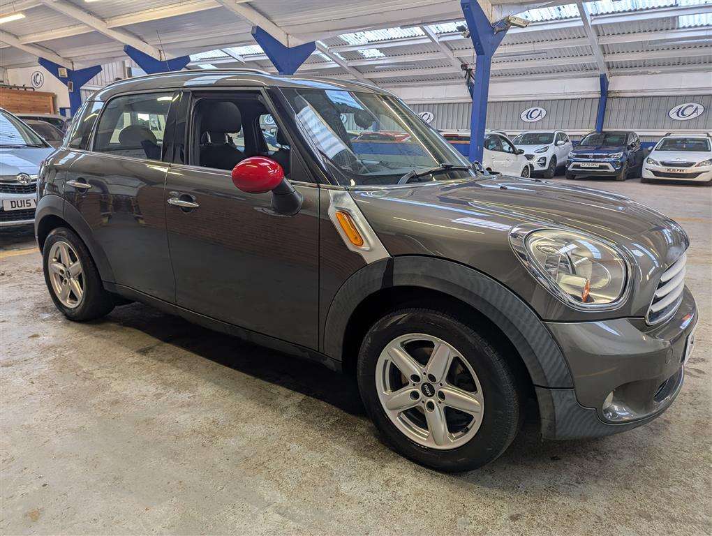 <p>2010 MINI COUNTRYMAN COOPER</p>