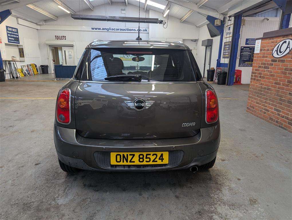 <p>2010 MINI COUNTRYMAN COOPER</p>