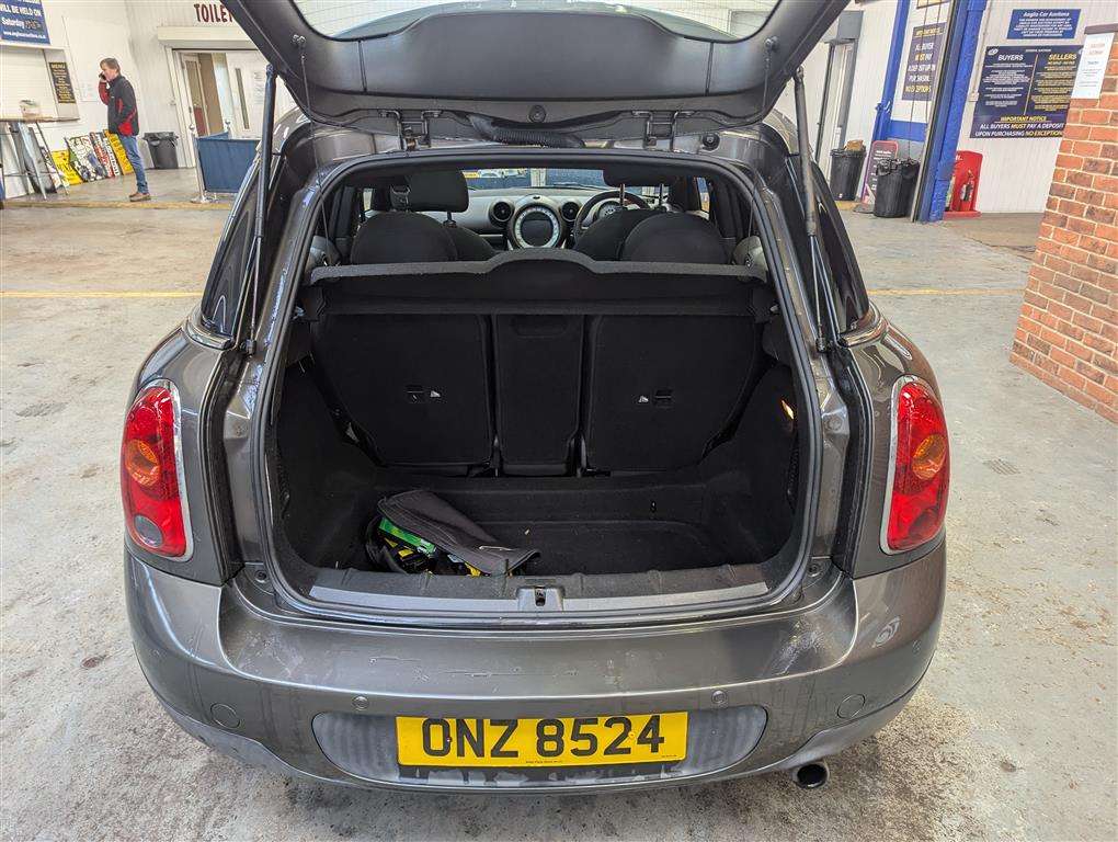 <p>2010 MINI COUNTRYMAN COOPER</p>