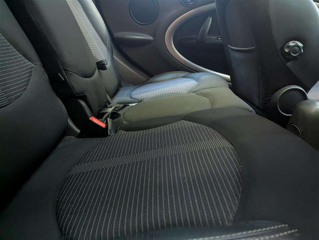 <p>2010 MINI COUNTRYMAN COOPER</p>