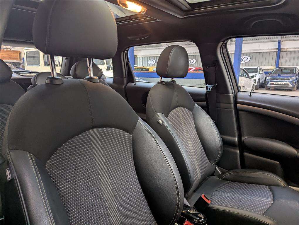 <p>2010 MINI COUNTRYMAN COOPER</p>