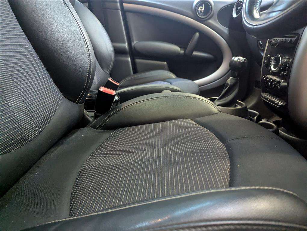 <p>2010 MINI COUNTRYMAN COOPER</p>