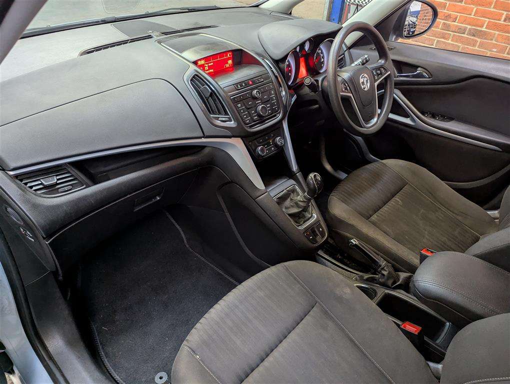 <p>2015 VAUXHALL ZAFIRA TOURER EXCLUSIV</p>