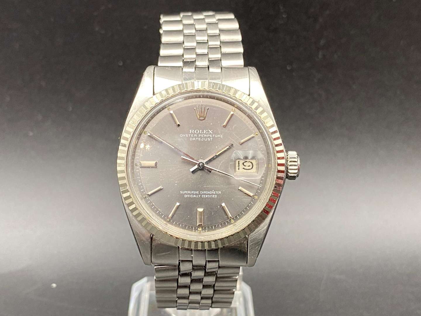 <p>ROLEX, &nbsp;DATEJUST, STAINLESS STEEL WRISTWATCH, REF 1601, SERIAL No 2344298</p>