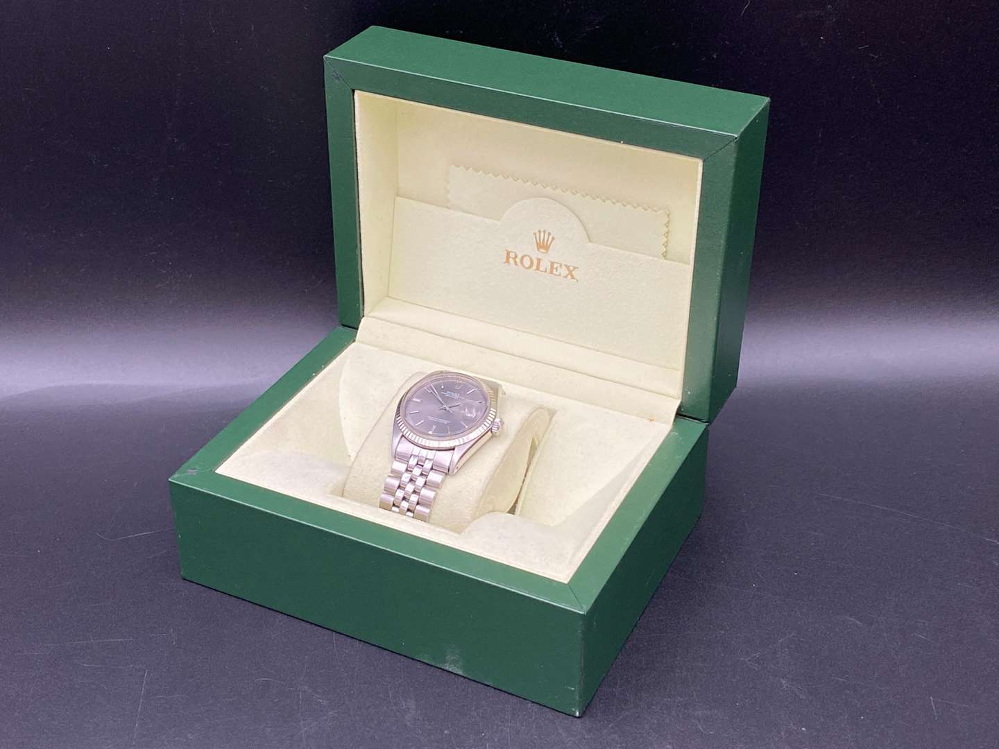<p>ROLEX, &nbsp;DATEJUST, STAINLESS STEEL WRISTWATCH, REF 1601, SERIAL No 2344298</p>
