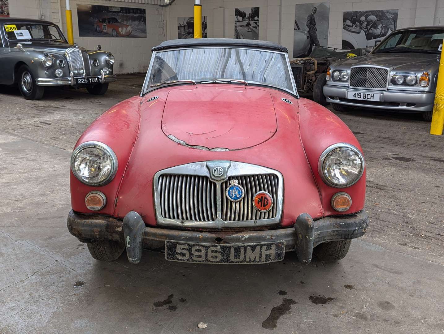 <p>1969 MG A ROADSTER</p>