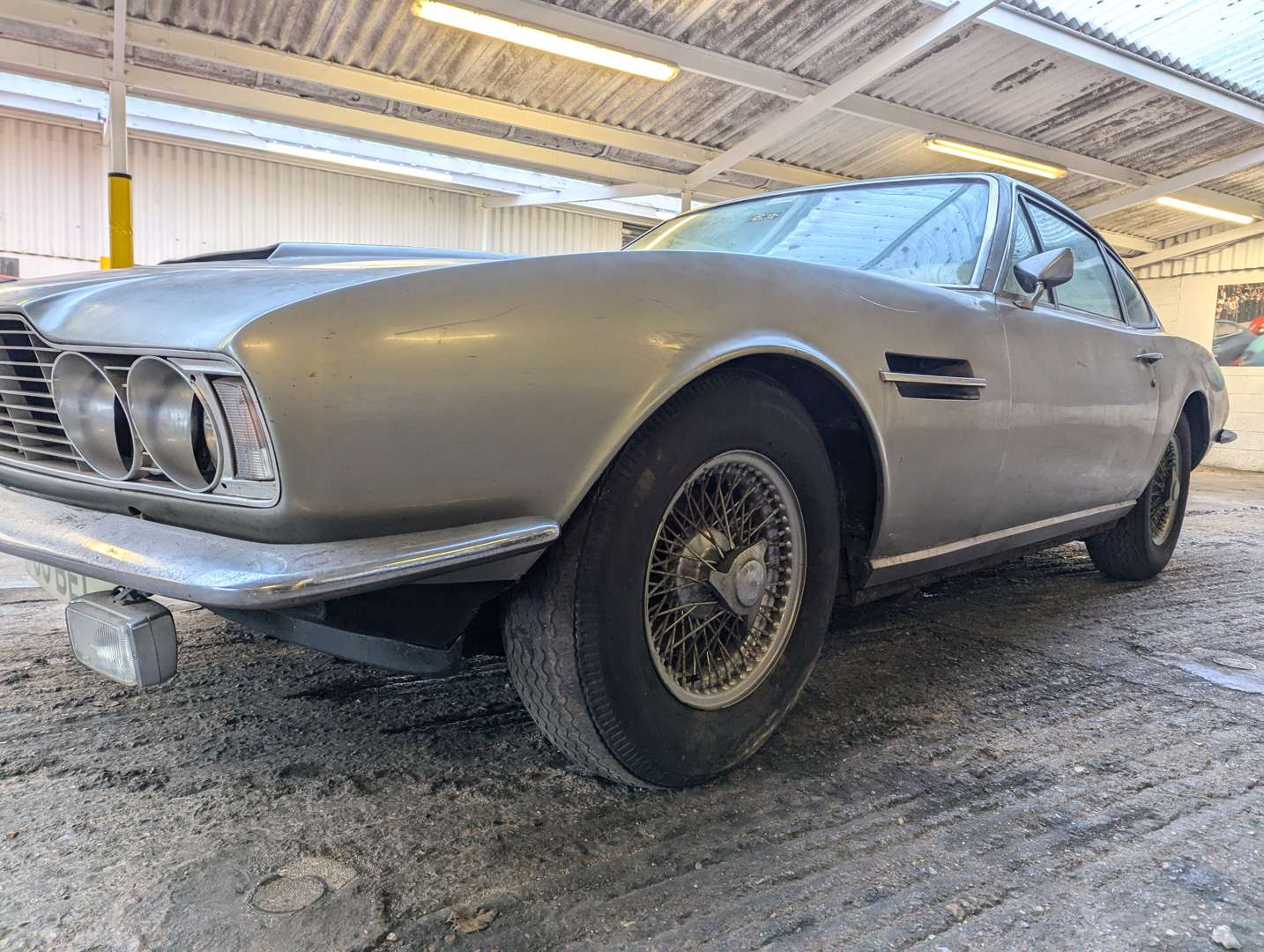 <p>1970 ASTON MARTIN DBS 6</p>