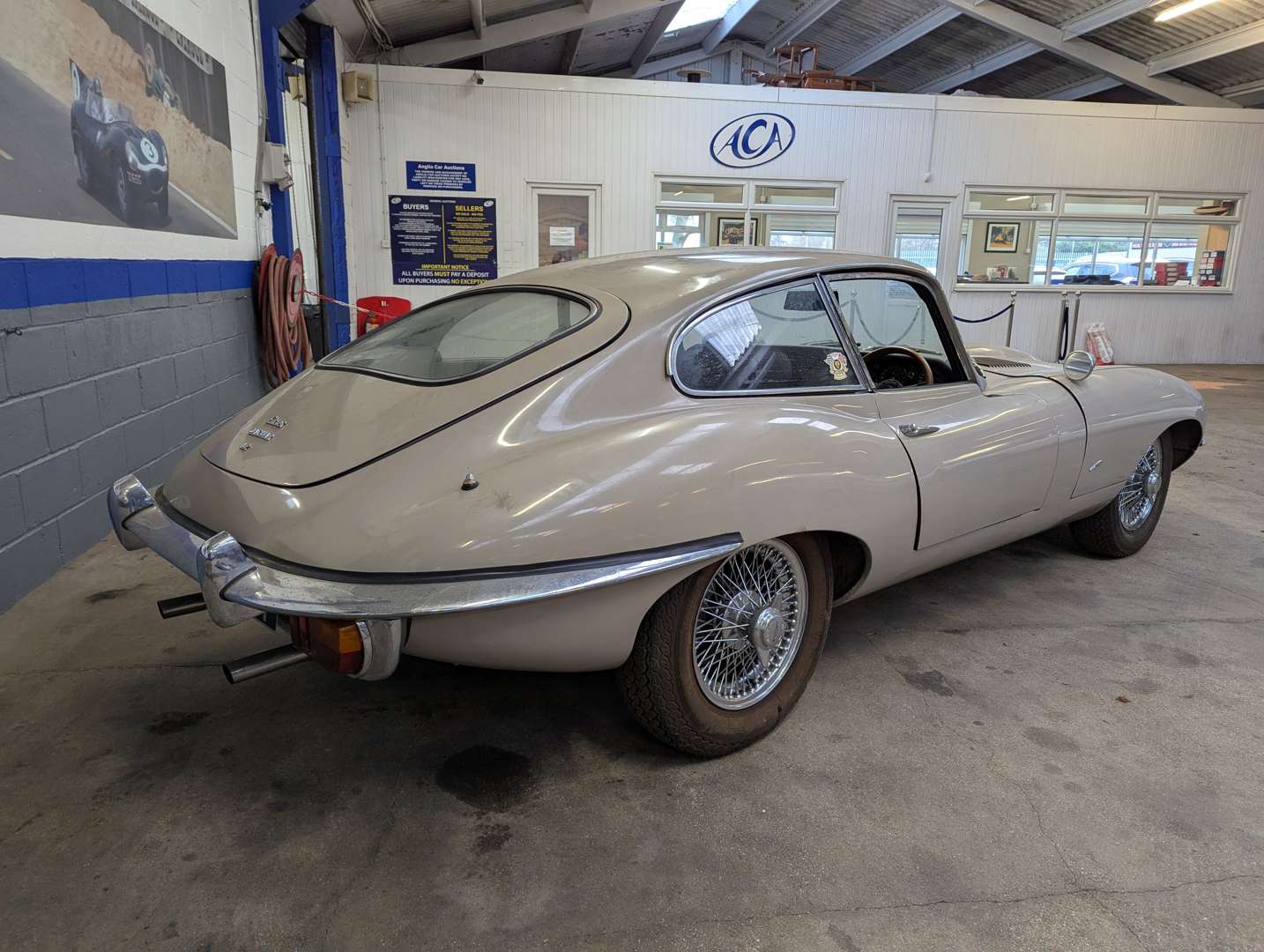 <p>1970 JAGUAR E-TYPE 4.2 FHC SERIES II</p>