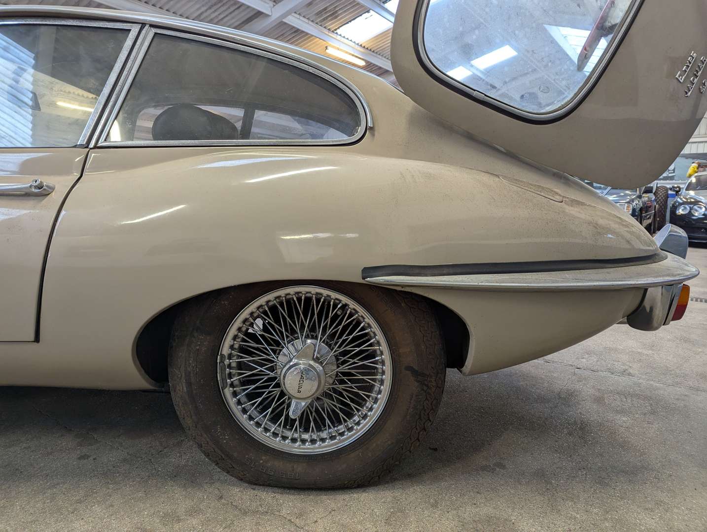 <p>1970 JAGUAR E-TYPE 4.2 FHC SERIES II</p>