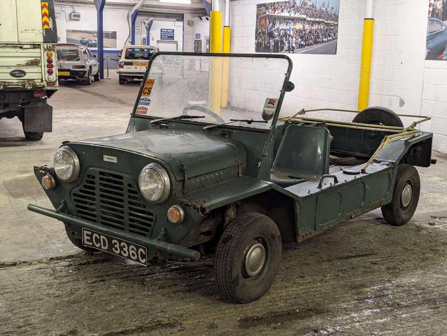 <p>1965 MORRIS MINI MOKE</p>