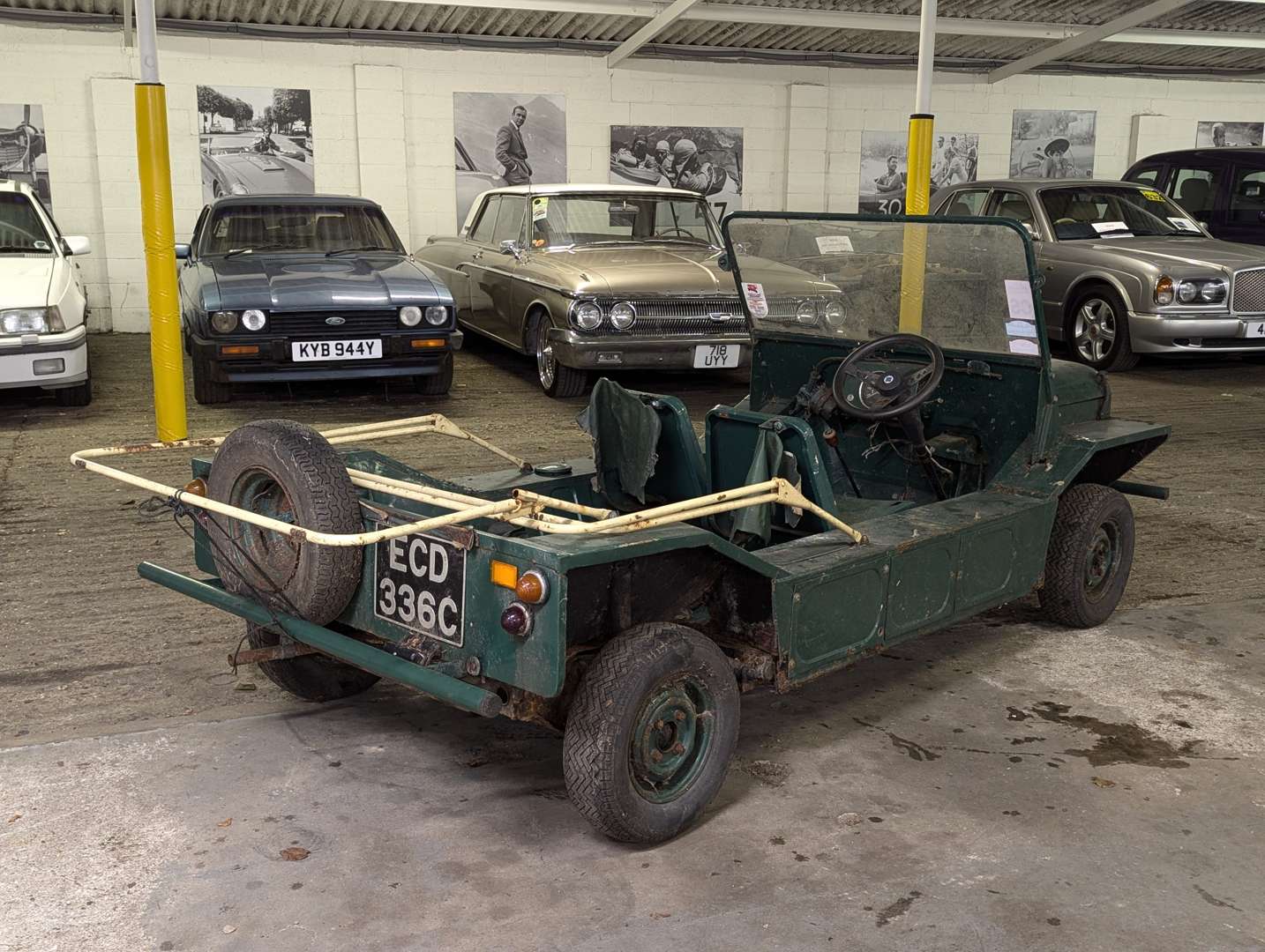 <p>1965 MORRIS MINI MOKE</p>