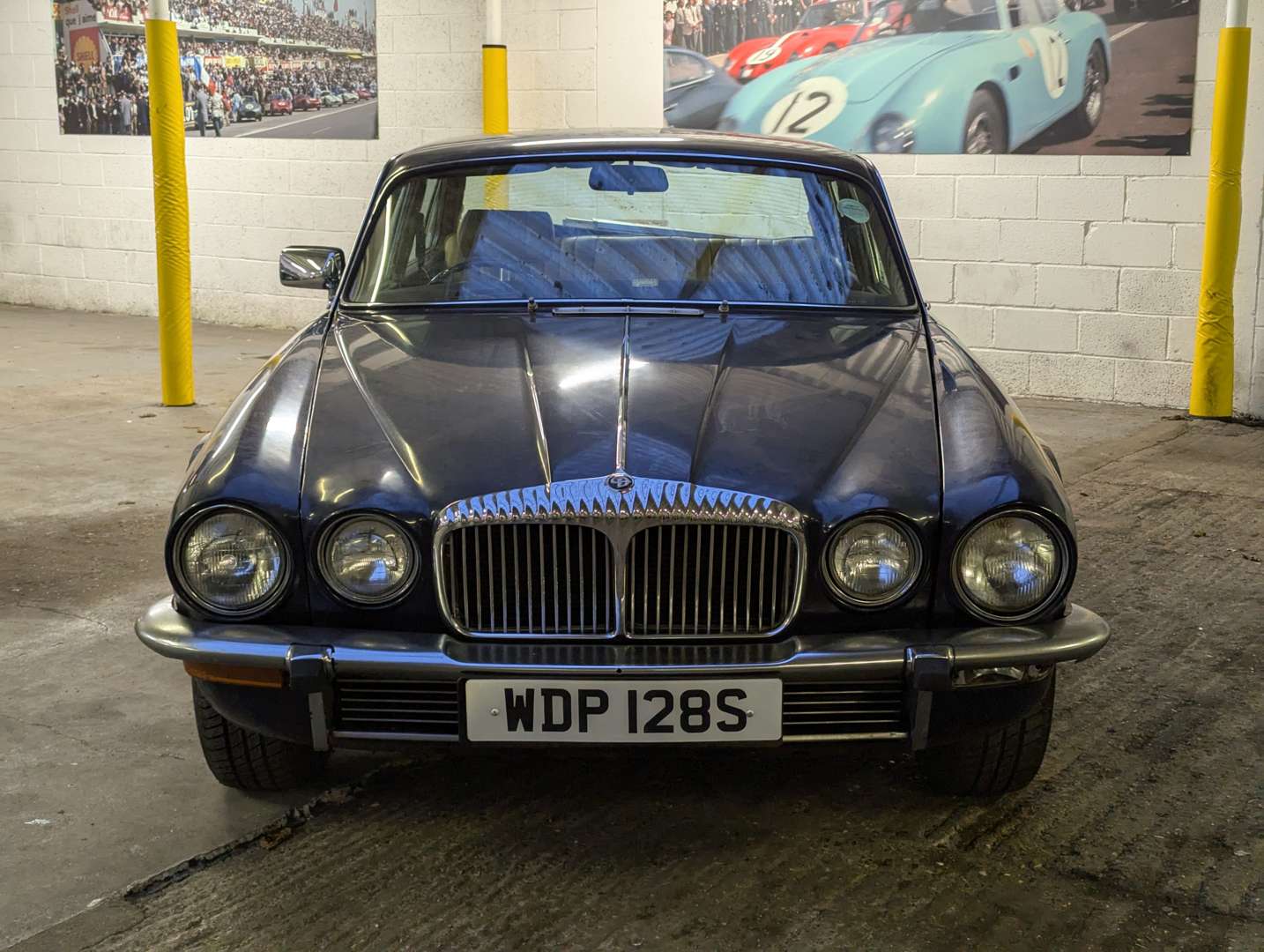 <p>1978 DAIMLER SOVEREIGN 4.2 LWB AUTO</p>