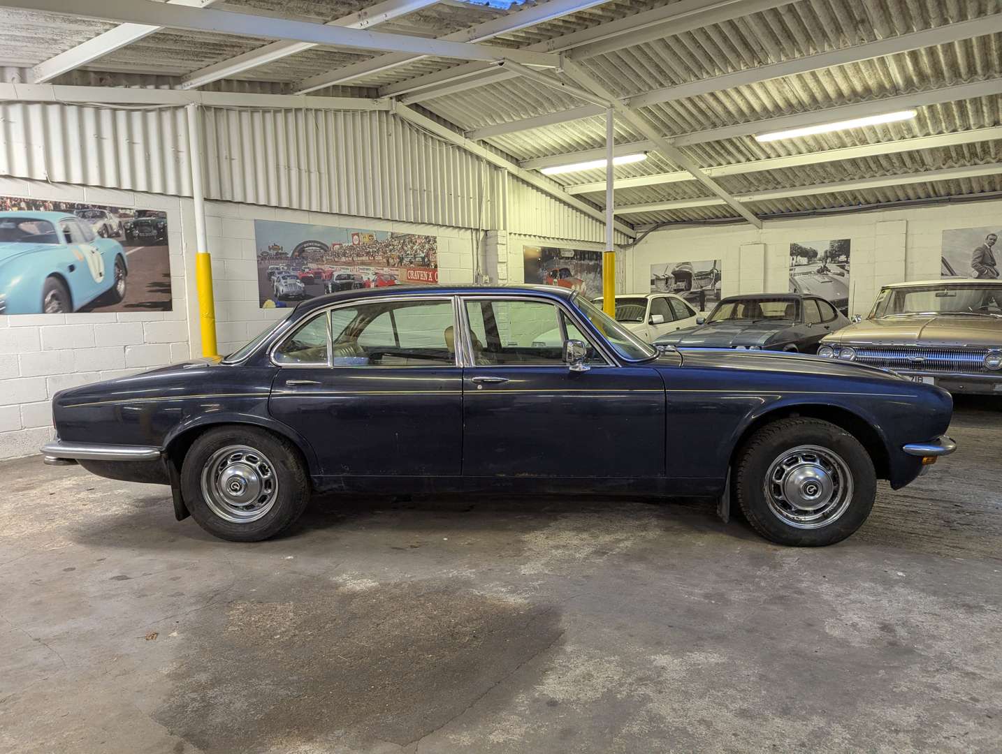 <p>1978 DAIMLER SOVEREIGN 4.2 LWB AUTO</p>