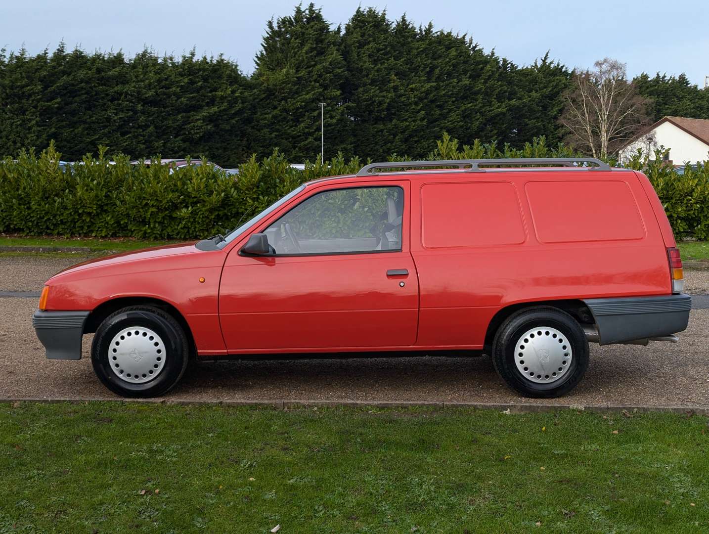 <p>1988 BEDFORD ASTRA VAN ONE OWNER</p>