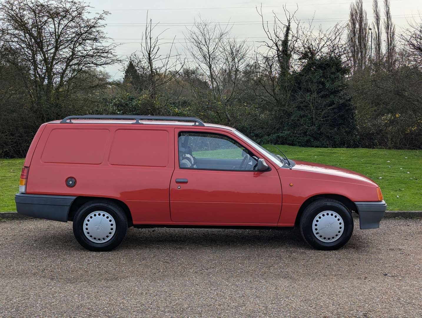 <p>1988 BEDFORD ASTRA VAN ONE OWNER</p>