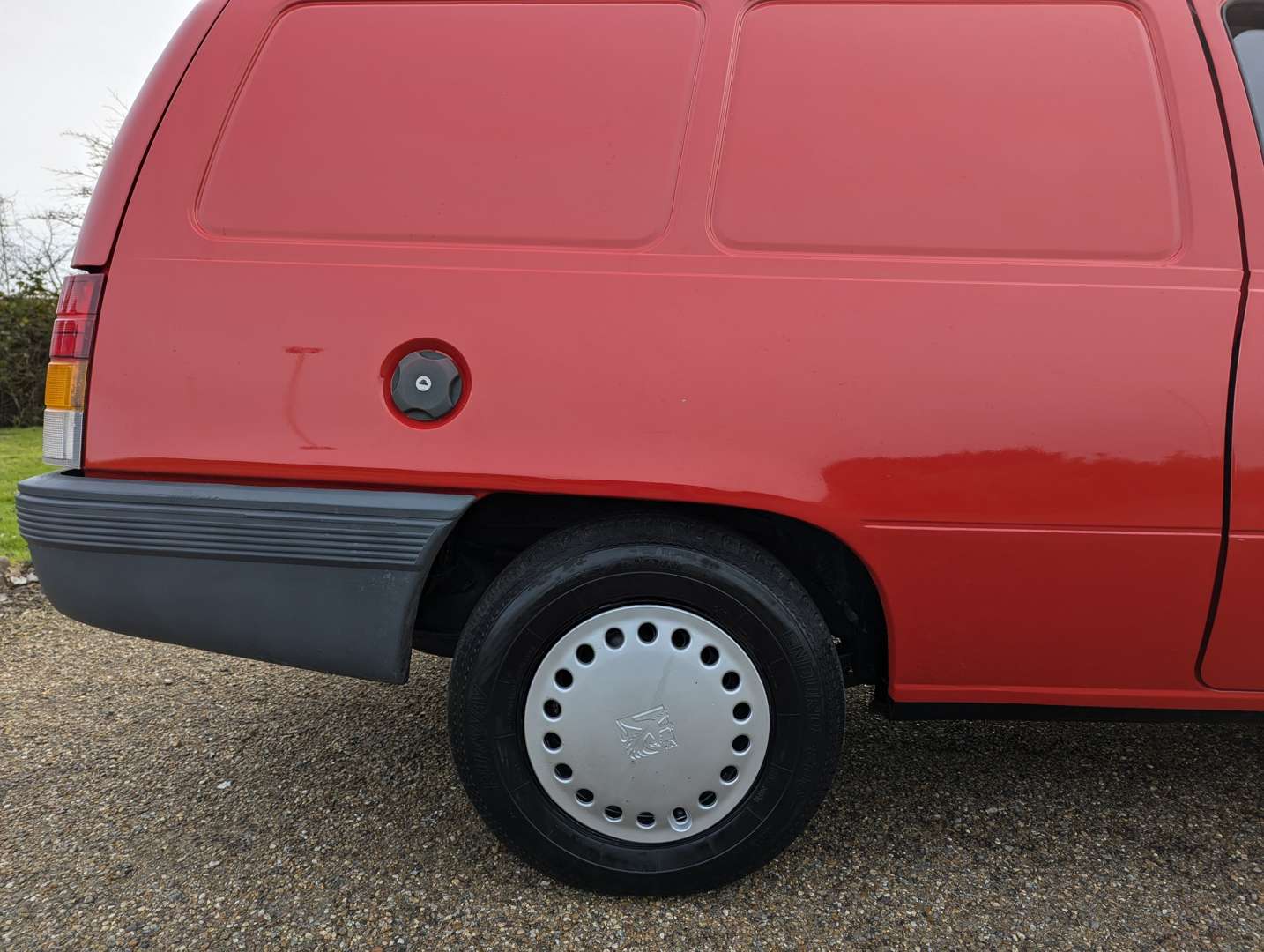 <p>1988 BEDFORD ASTRA VAN ONE OWNER</p>